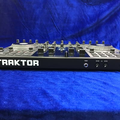 Used NATIVE INSTRUMENTS TRAKTOR KONTROL S4 MK1