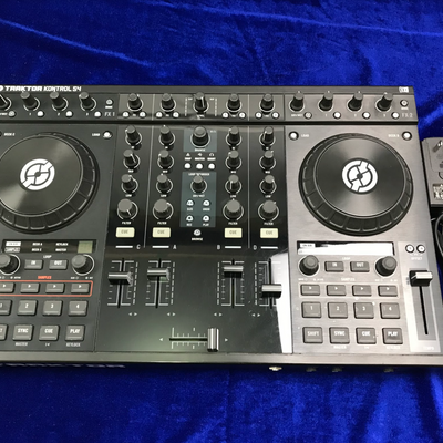 Used NATIVE INSTRUMENTS TRAKTOR KONTROL S4 MK1