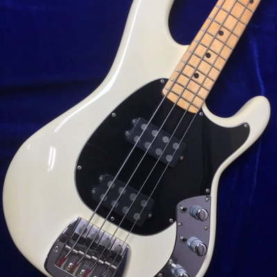 Used MUSIC MAN SABRE BASS 1979