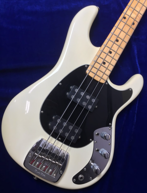 Used MUSIC MAN SABRE BASS 1979