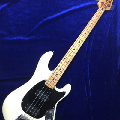 Used MUSIC MAN SABRE BASS 1979
