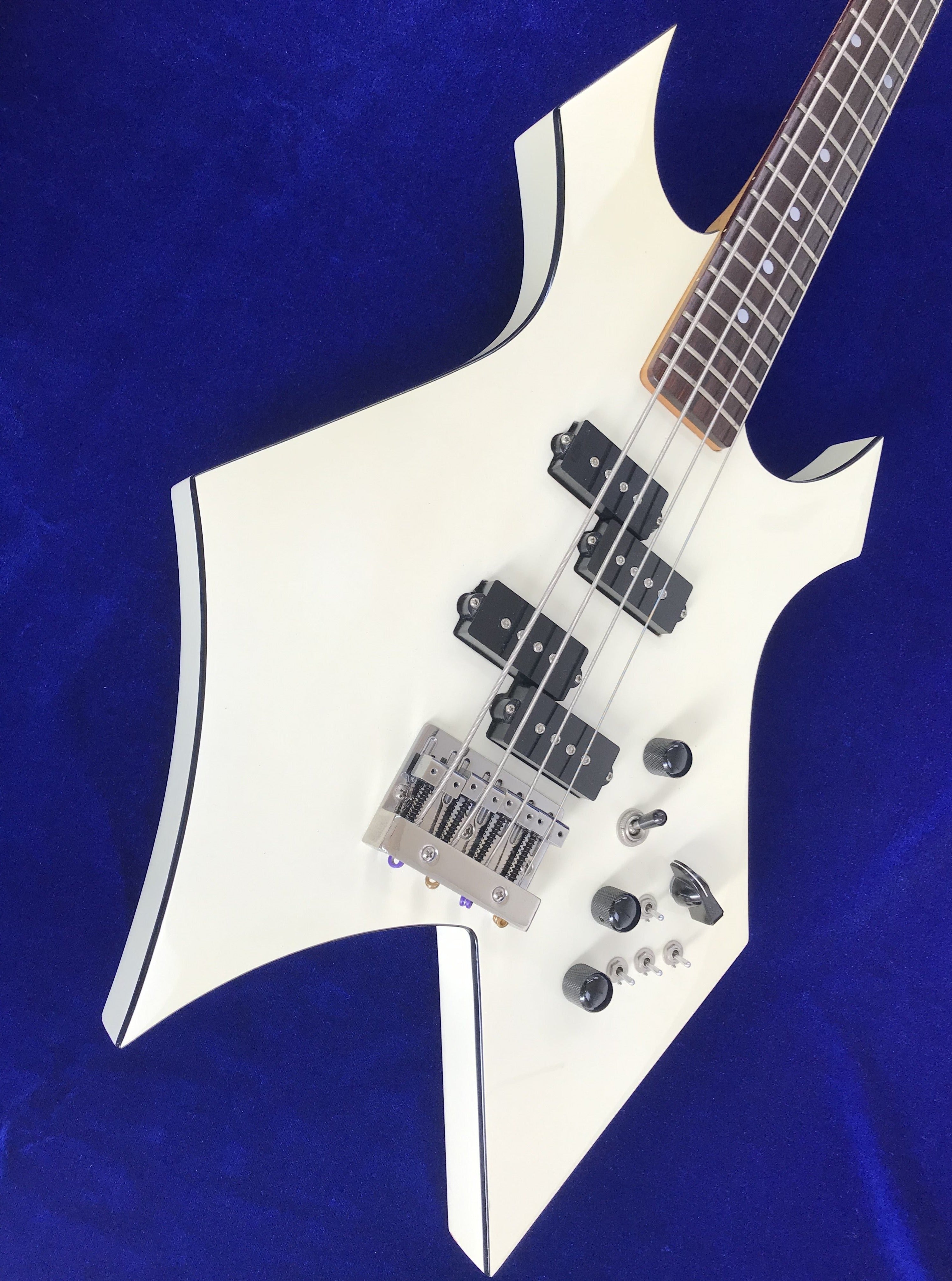 Used B.C.Rich Warlock Bass