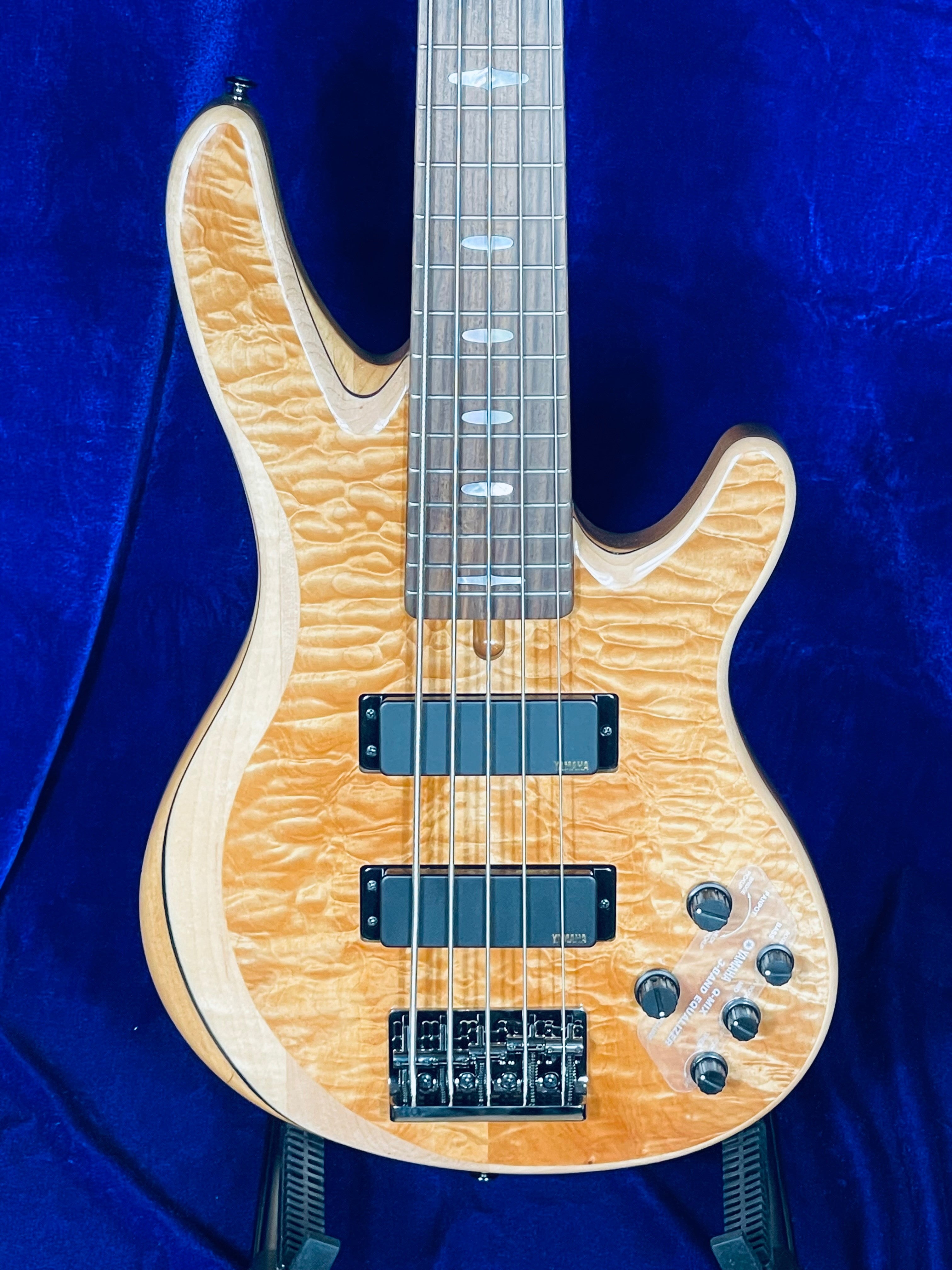 Used YAMAHA TRB1005J 5 String w/Softcase