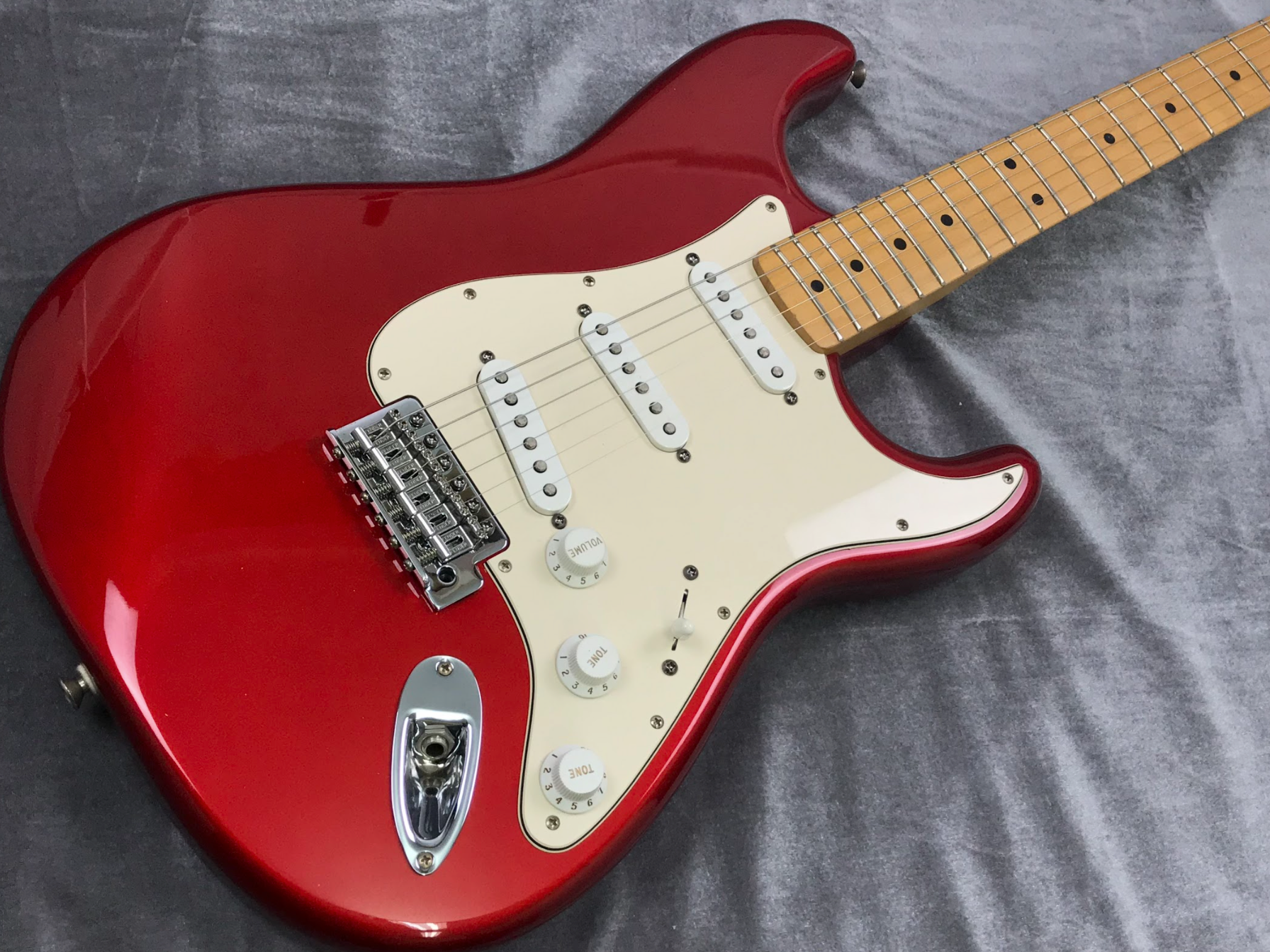 Used FENDER Standard Stratocaster Chrome Red