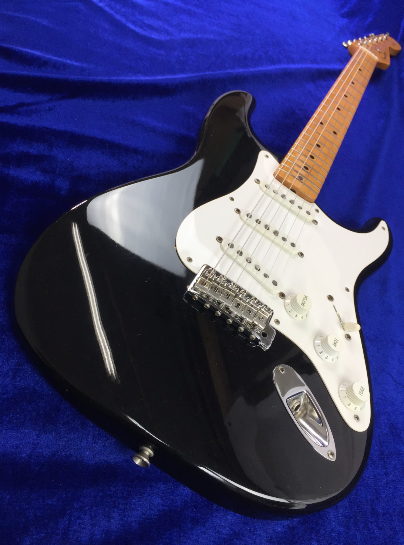 Used Fender USA American Vintage '57 Stratocaster Black 1991