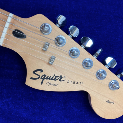 Used SQUIER Hello Kitty Stratocaster