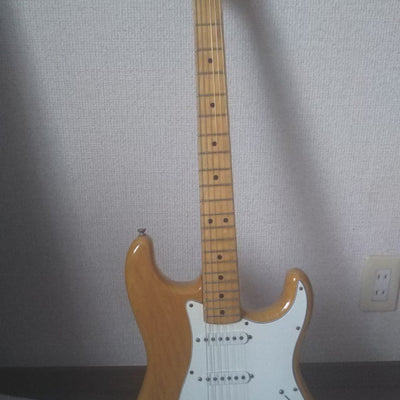 Used Fender Stratocaster 1975 Natural 